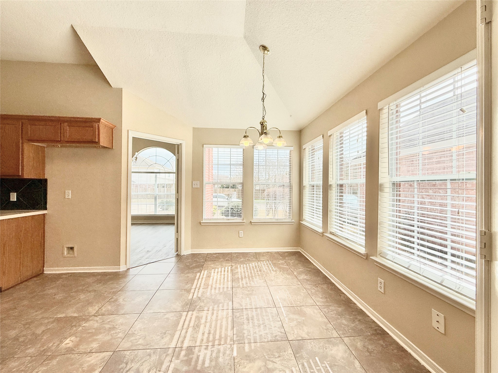 25335 Rayford Crest Drive Spring, TX 77386 - Photo 17 of 44 Large Breakfast Room