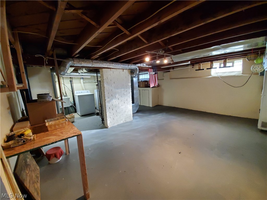 1043 Avondale Road Cleveland, OH 44121 - Photo 22 of 28 Gallery Image 22