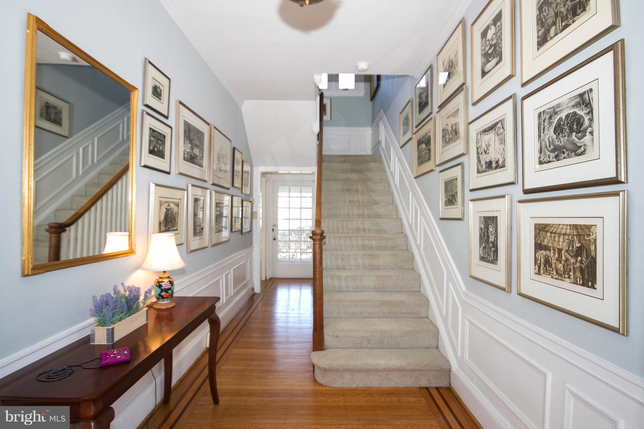 400 Hollen Road Baltimore, MD 21212 - Photo 2 of 29 Ample entrance Foyer, center hall.