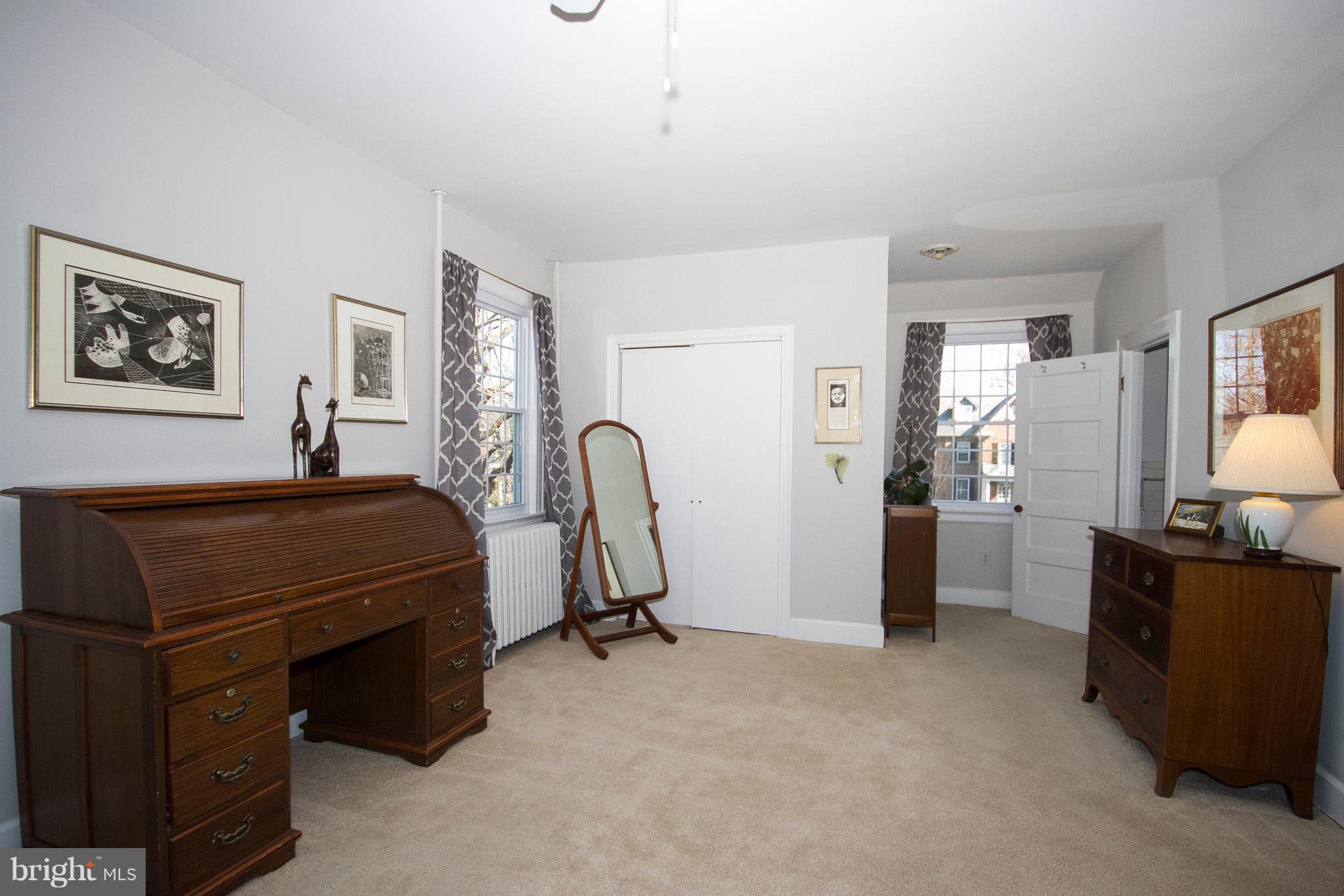 400 Hollen Road Baltimore, MD 21212 - Photo 15 of 29 Looking toward Master Bath.)