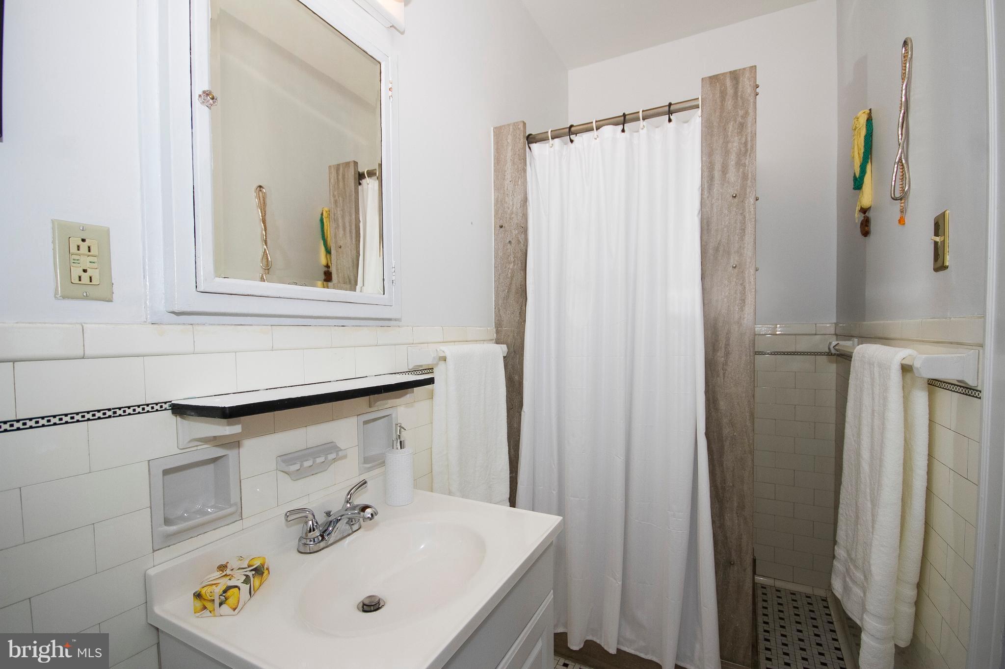 400 Hollen Road Baltimore, MD 21212 - Photo 16 of 29 Master Bath with shower.