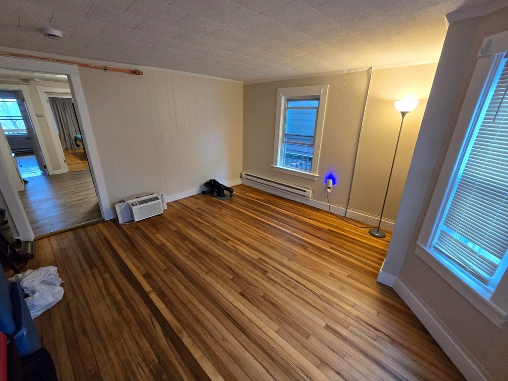 31 Prospect Street, Unit 1R Webster, MA 01570 - Photo 3 of 9