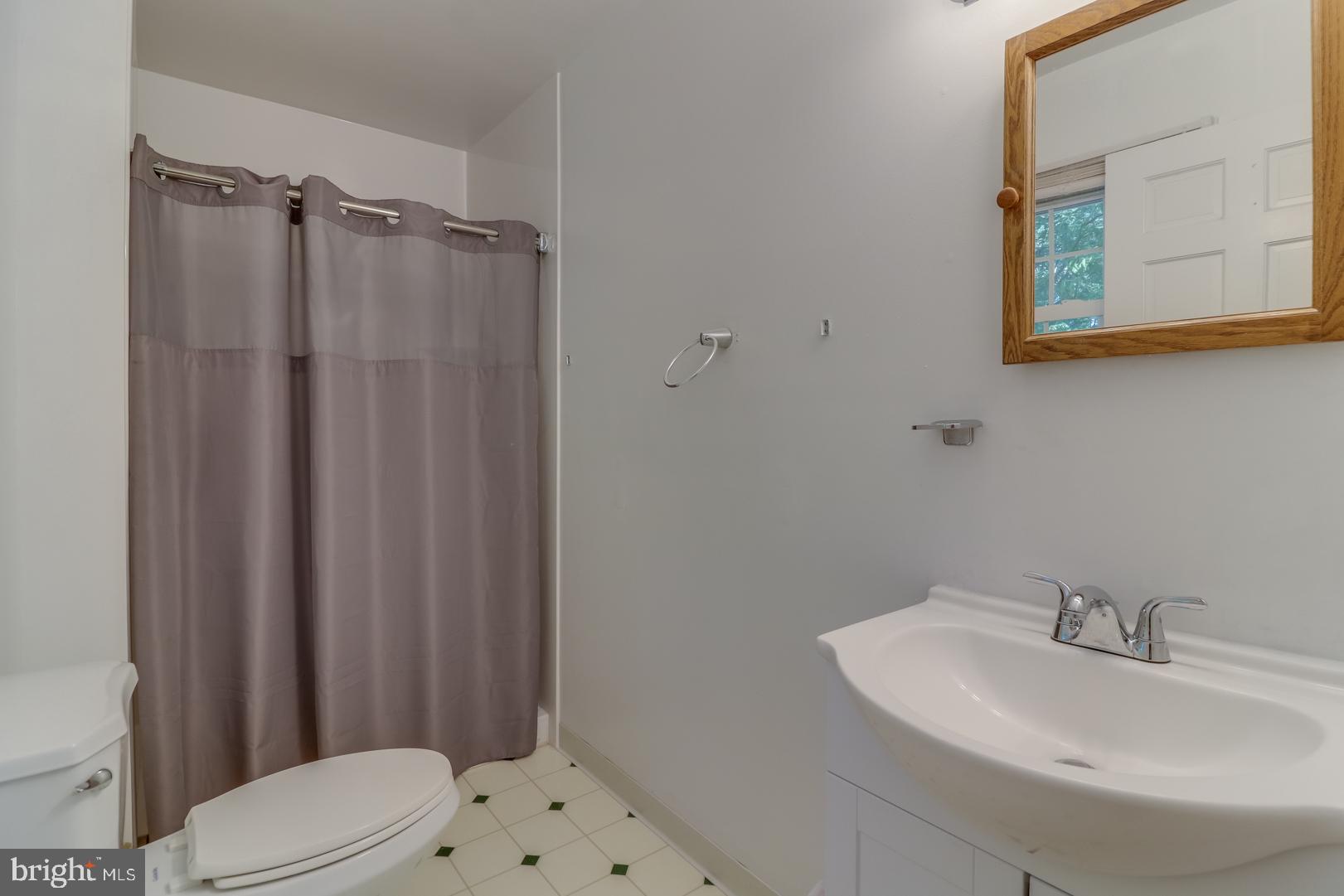 208 Mifflin Road Dover, DE 19904 - Photo 22 of 33 Master Bathroom