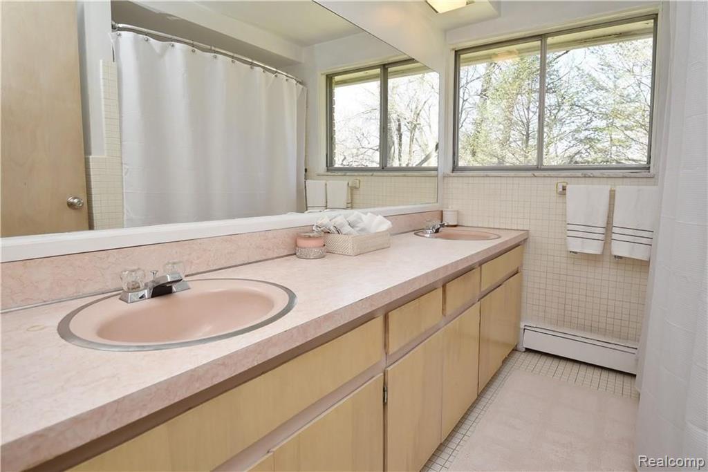 6037 Deguise Court Rochester Hills, MI 48306 - Photo 26 of 31