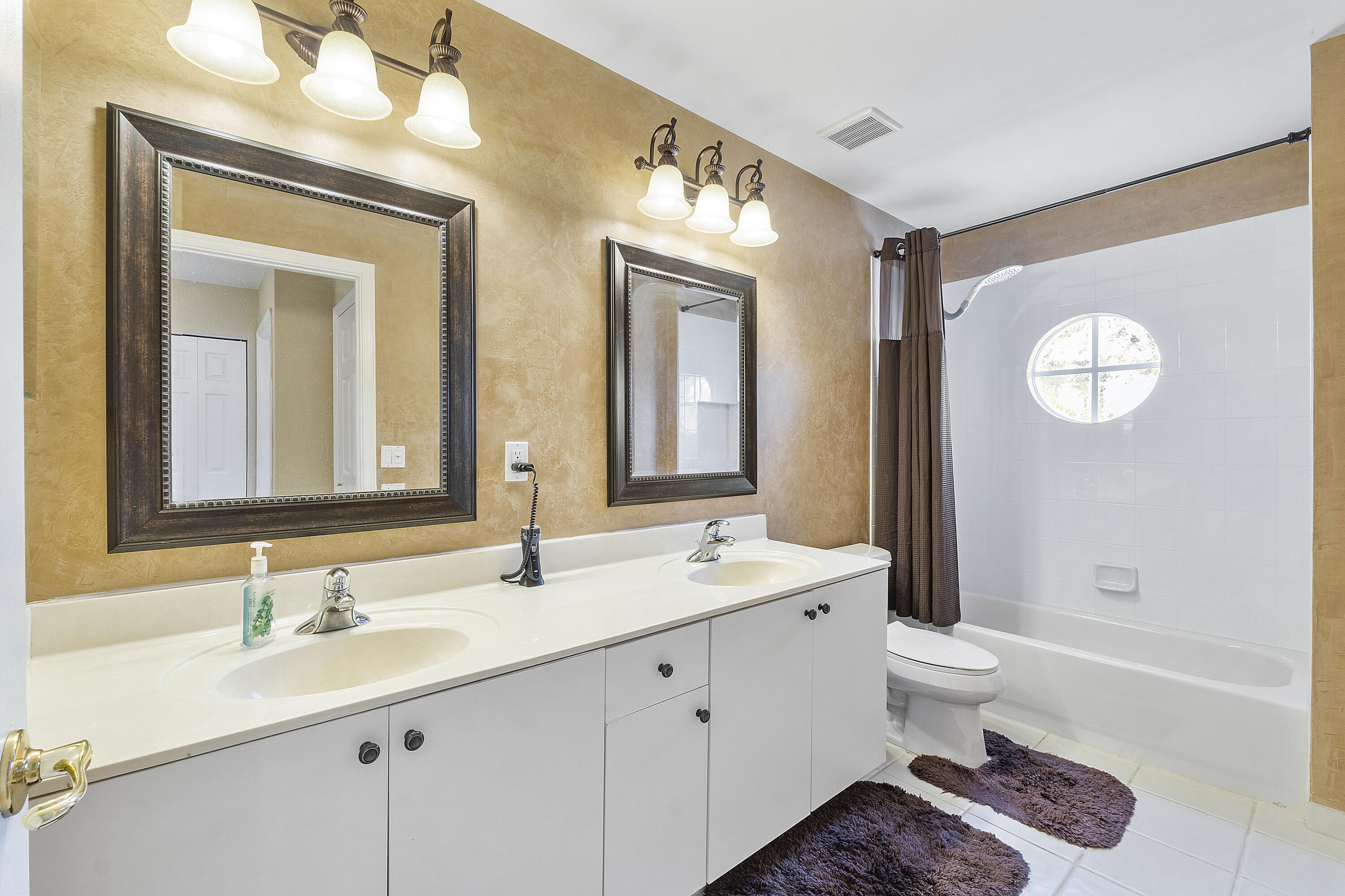 8936 Chestnut Ridge Way Boynton Beach, FL 33473 - Photo 26 of 50 upstairs bathroom 2