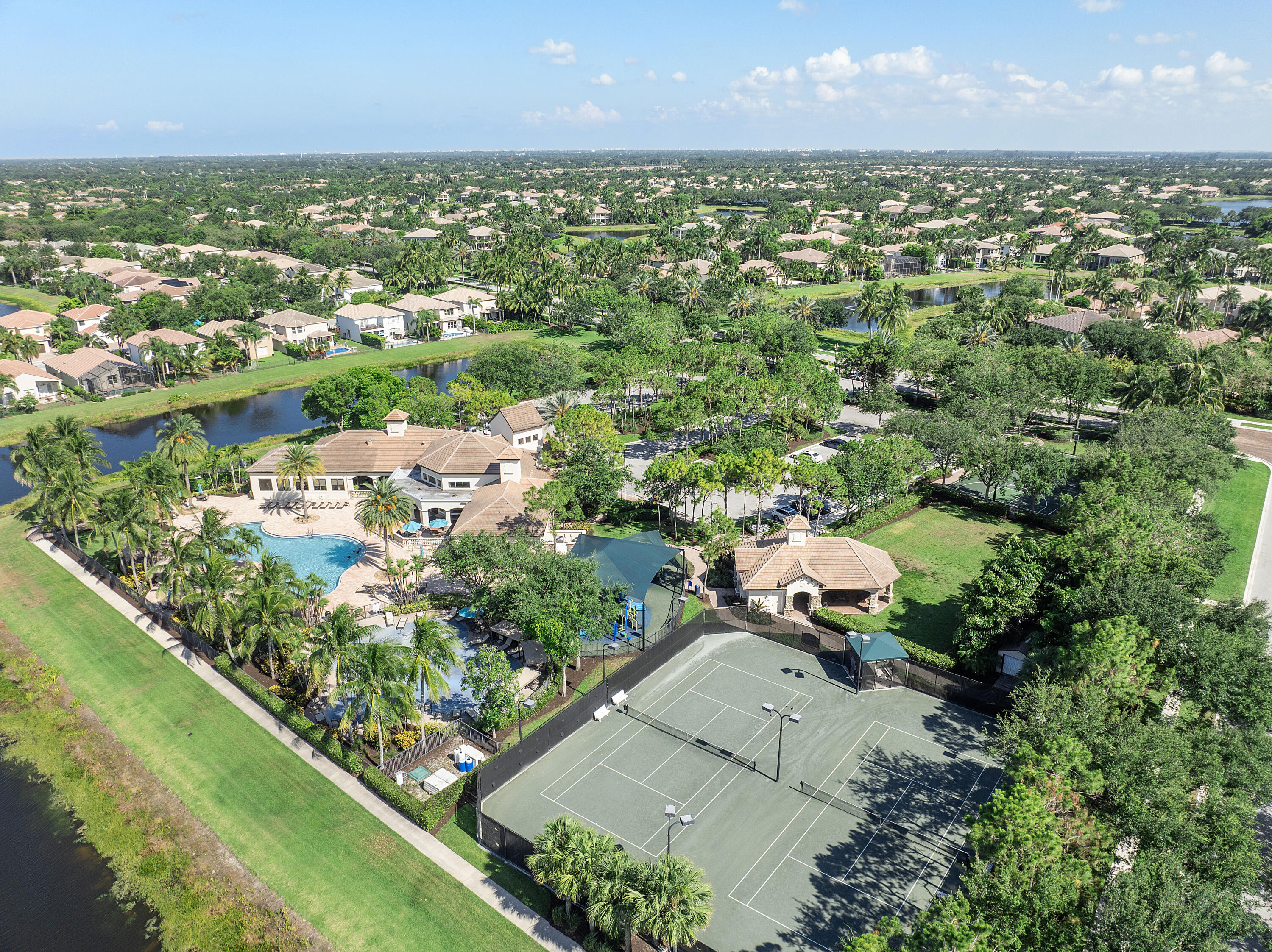 8936 Chestnut Ridge Way Boynton Beach, FL 33473 - Photo 40 of 50 Aerial med Clubhouse 018