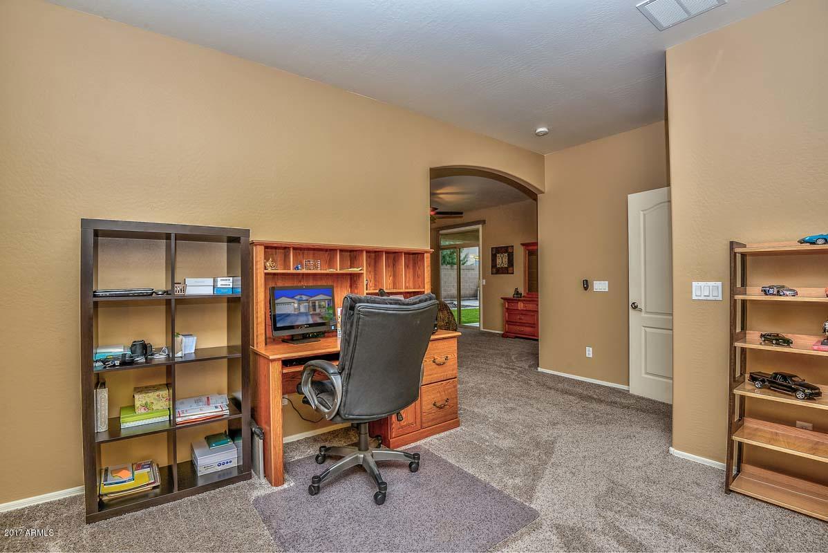 6825 West Carson Road Laveen, AZ 85339 - Photo 13 of 18 Retreat at Owner's Suite