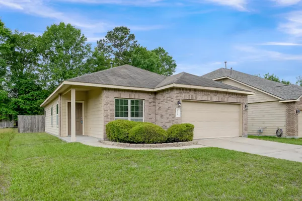 $1,900 | 9594 East Woodmark, Conroe, TX 77304