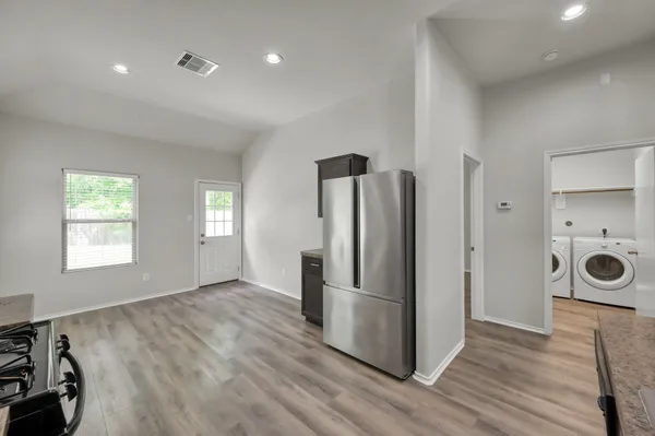 $1,900 | 9594 East Woodmark, Conroe, TX 77304