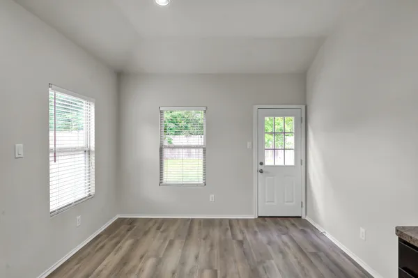 $1,900 | 9594 East Woodmark, Conroe, TX 77304