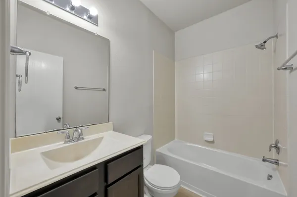 $1,900 | 9594 East Woodmark, Conroe, TX 77304