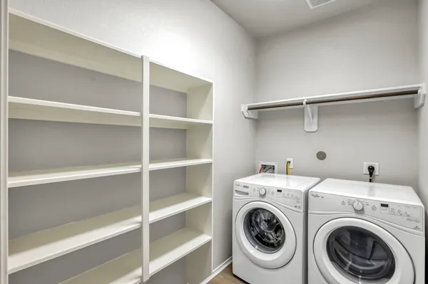 $1,900 | 9594 East Woodmark, Conroe, TX 77304