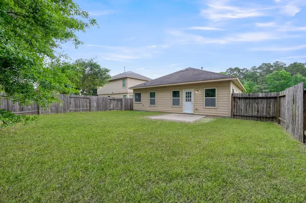 $1,900 | 9594 East Woodmark, Conroe, TX 77304