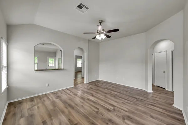 $1,900 | 9594 East Woodmark, Conroe, TX 77304