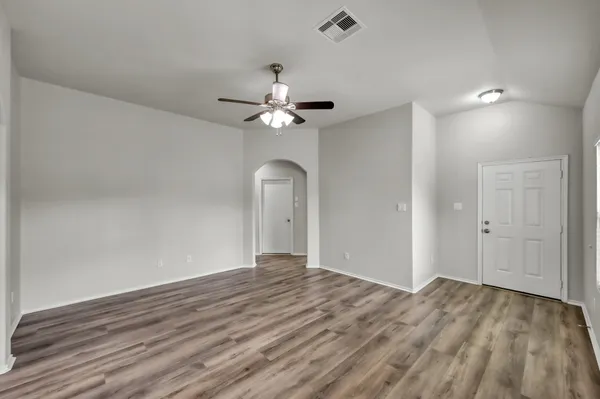 $1,900 | 9594 East Woodmark, Conroe, TX 77304
