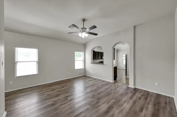 $1,900 | 9594 East Woodmark, Conroe, TX 77304