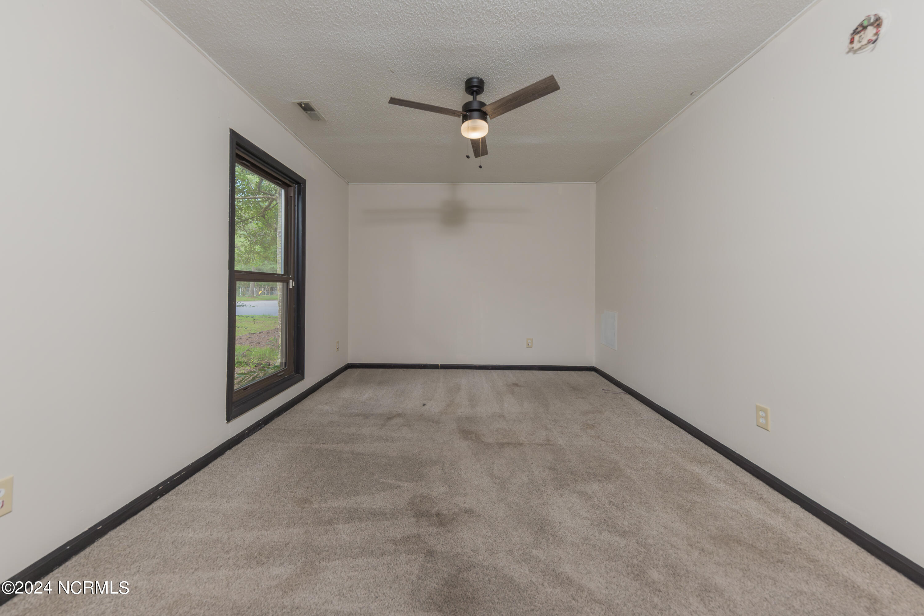 701 Shadowridge Road Jacksonville, NC 28546 - Photo 17 of 22 31BED2