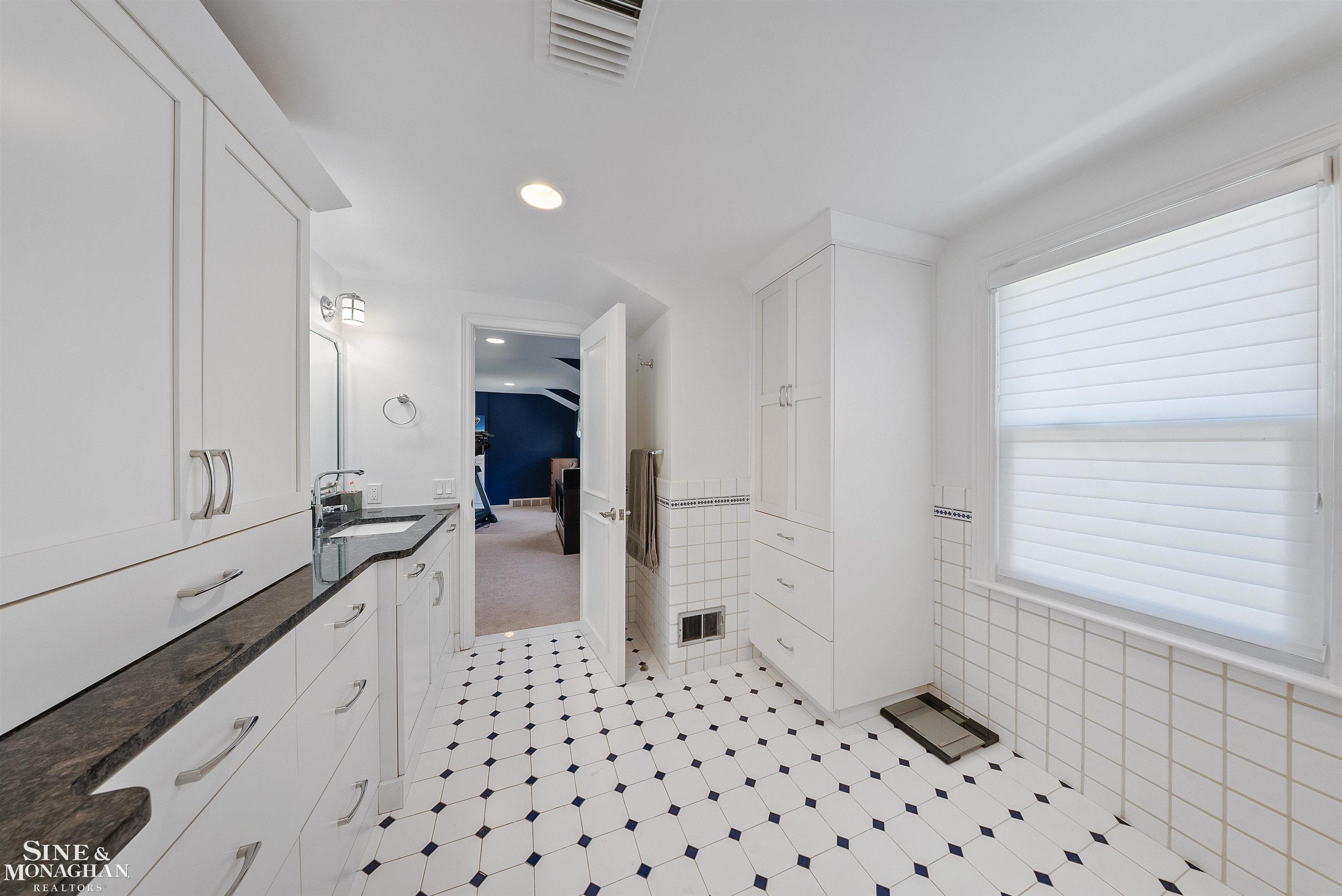 71 North Deeplands Road Grosse Pointe Shores, MI 48236 - Photo 33 of 68