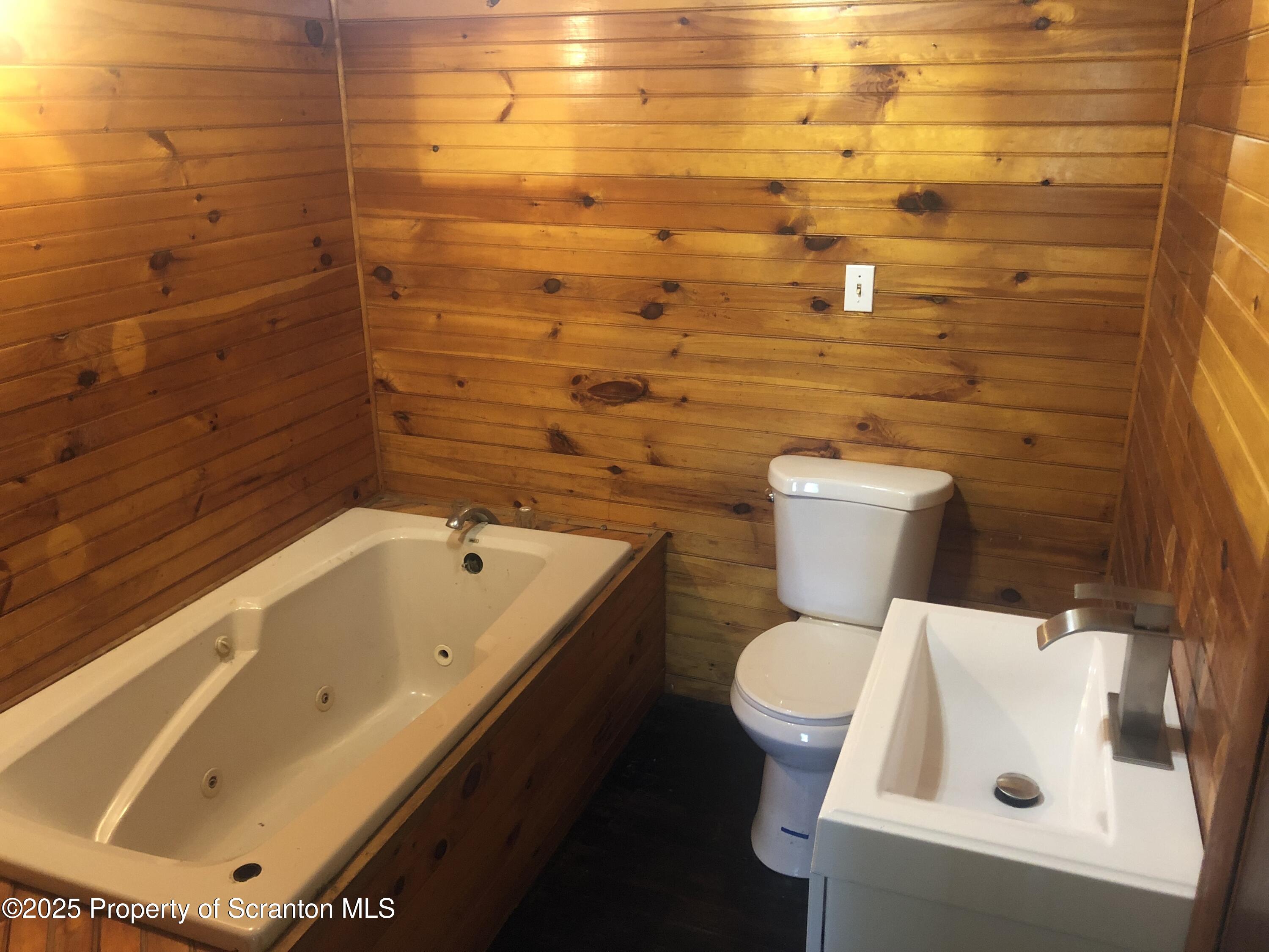 208 South Turnpike Road Dalton, PA 18414 - Photo 14 of 34 3/4 Bathroom