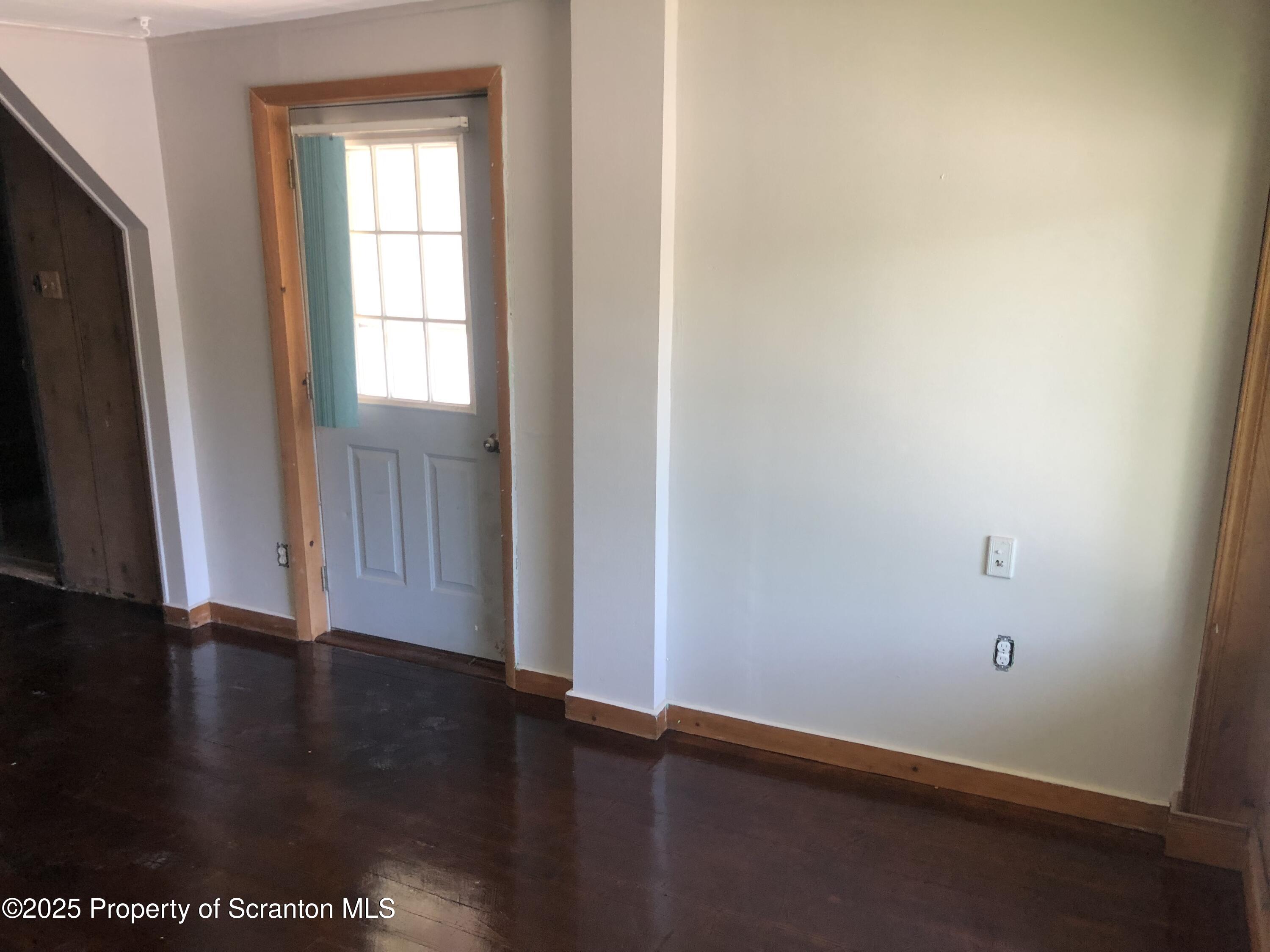 208 South Turnpike Road Dalton, PA 18414 - Photo 22 of 34 Living Room