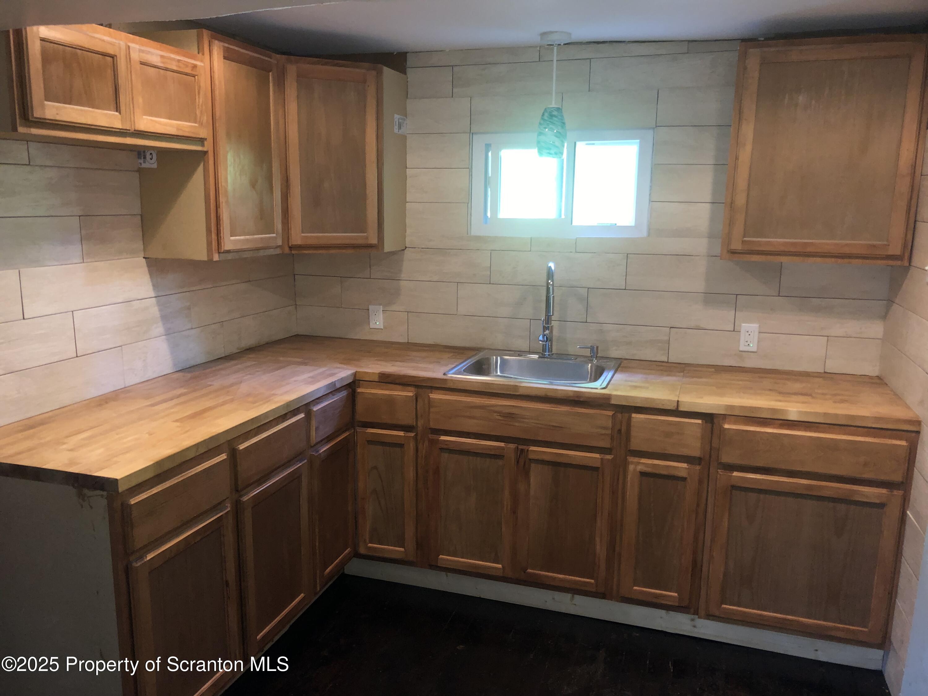 208 South Turnpike Road Dalton, PA 18414 - Photo 27 of 34 Kitchen