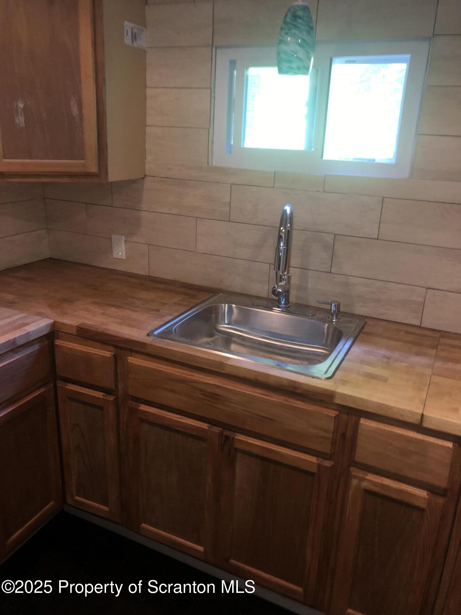 208 South Turnpike Road Dalton, PA 18414 - Photo 28 of 34 Kitchen