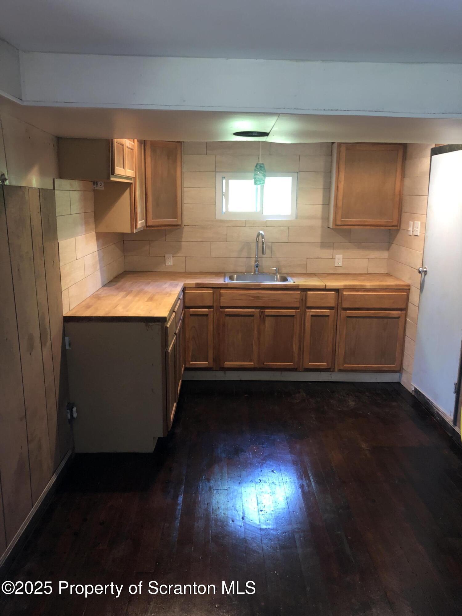 208 South Turnpike Road Dalton, PA 18414 - Photo 29 of 34 Kitchen