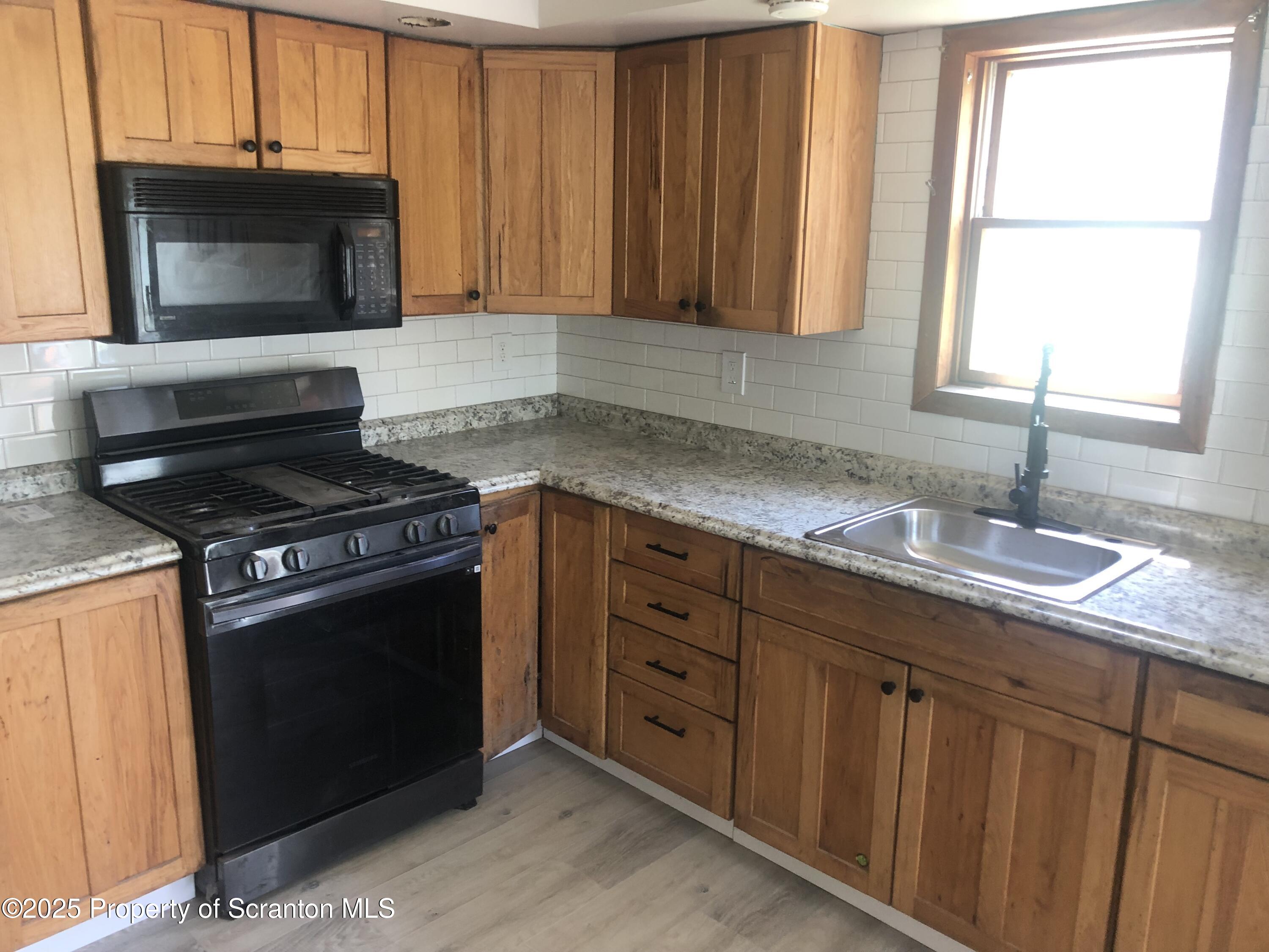 208 South Turnpike Road Dalton, PA 18414 - Photo 4 of 34 Kitchen