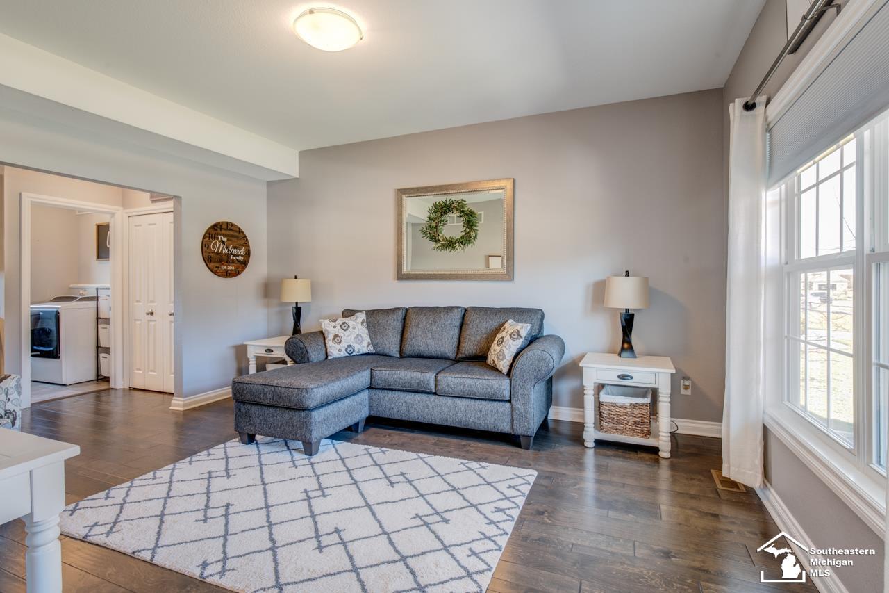 6915 Deer Ridge Temperance, MI 48182 - Photo 2 of 36 50008426-1.JPG