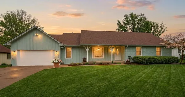 $362,000 | 319 Southeast Ridgeview Drive, Lee's Summit, MO 64063