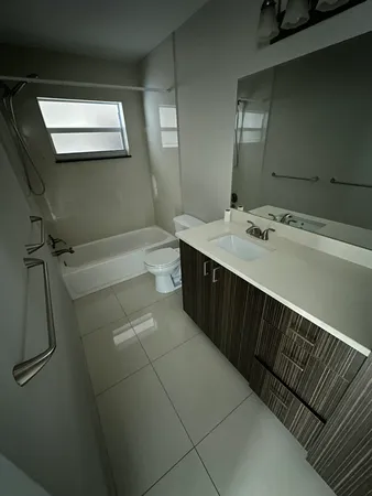 $1,600 | 1480 East Sample Road, Unit 207, Pompano Beach, FL 33064