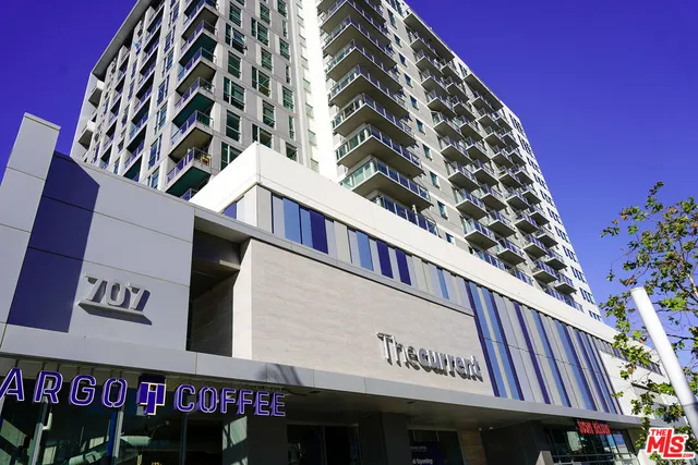 $4,689 | 707 East Ocean Boulevard, Unit PH1702, Long Beach, CA 90802