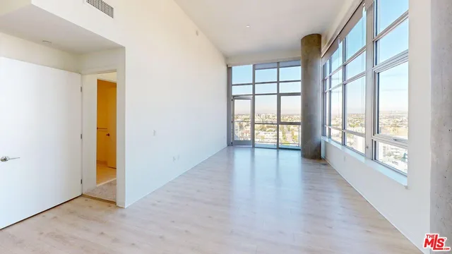 $4,689 | 707 East Ocean Boulevard, Unit PH1702, Long Beach, CA 90802