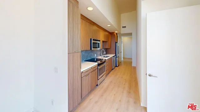 $4,689 | 707 East Ocean Boulevard, Unit PH1702, Long Beach, CA 90802