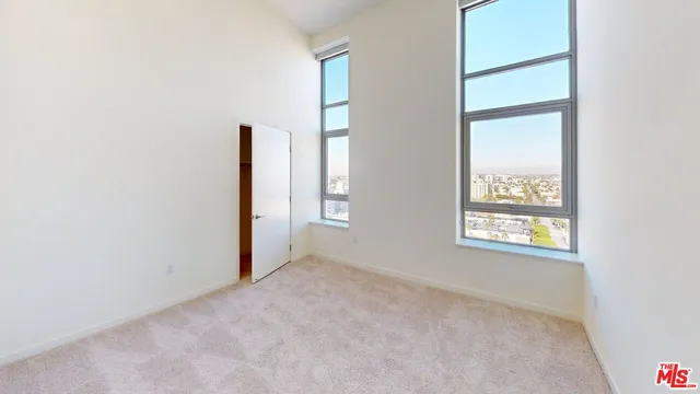 $4,689 | 707 East Ocean Boulevard, Unit PH1702, Long Beach, CA 90802