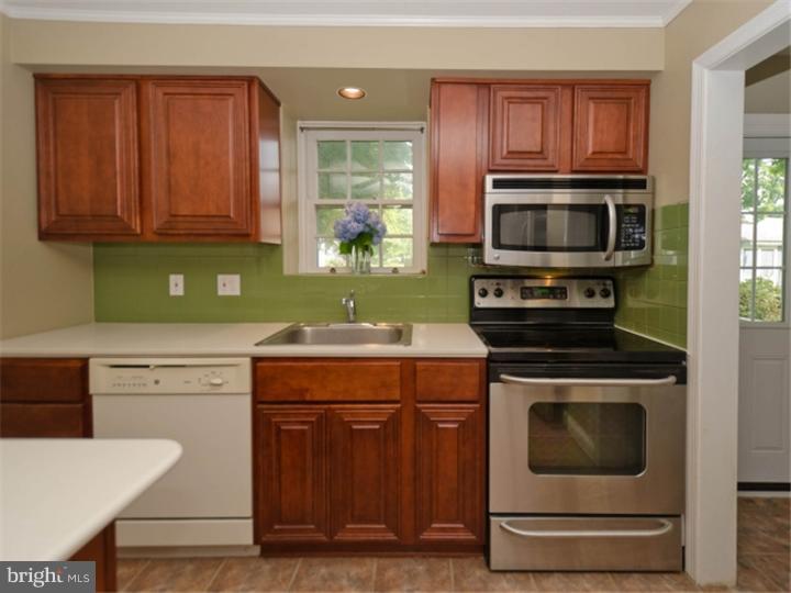 114 Forest Road Springfield, PA 19064 - Photo 10 of 23 Kitchen
