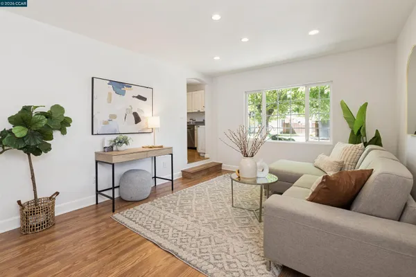 $698,000 | 2140 5th Avenue, Concord, CA 94518