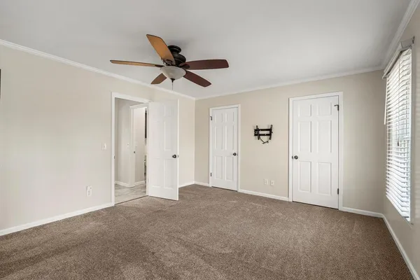 a view of empty room with window