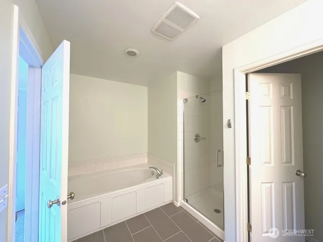 $4,050 | 11723 114th Place Northeast, Unit 55, Kirkland, WA 98034