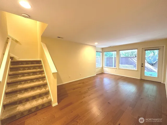 $4,050 | 11723 114th Place Northeast, Unit 55, Kirkland, WA 98034