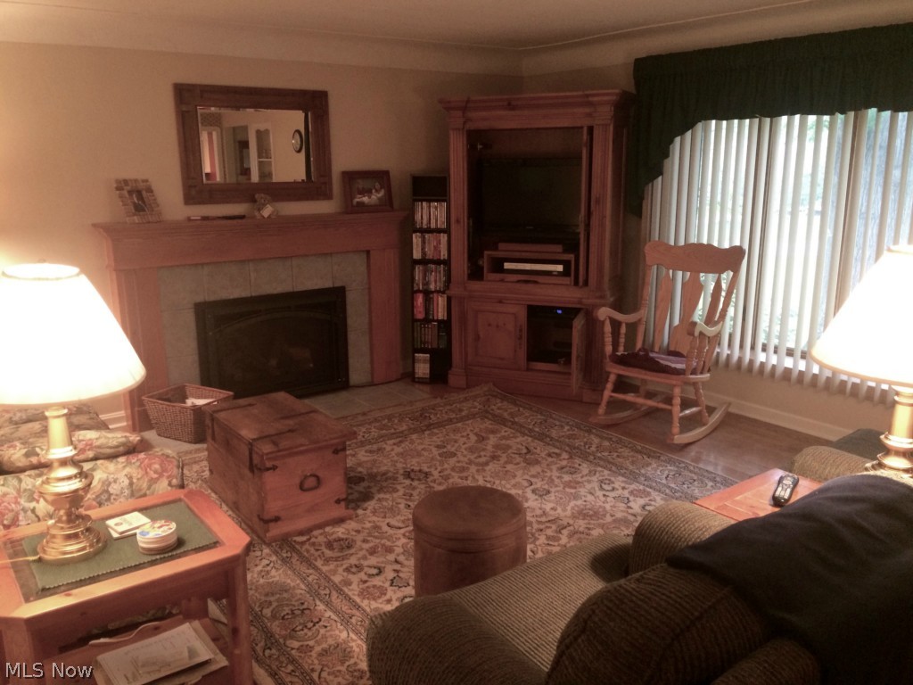 278 Ridgeview Drive Seven Hills, OH 44131 - Photo 11 of 25 Living Room showing the bay window