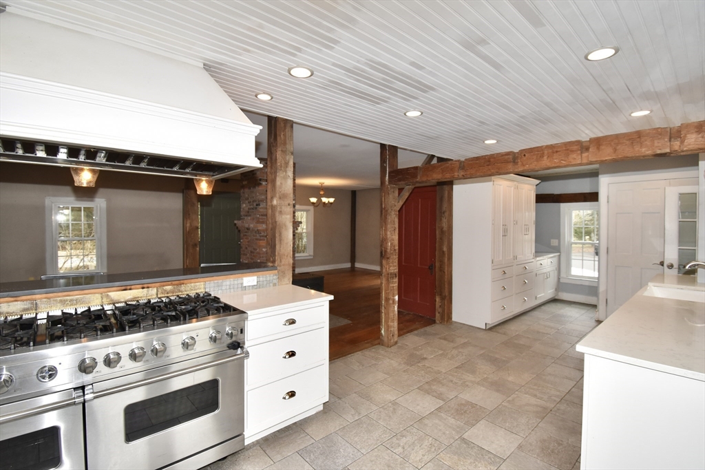 281 Mill Valley Road Belchertown, MA 01007 - Photo 3 of 41 Gallery Image 3