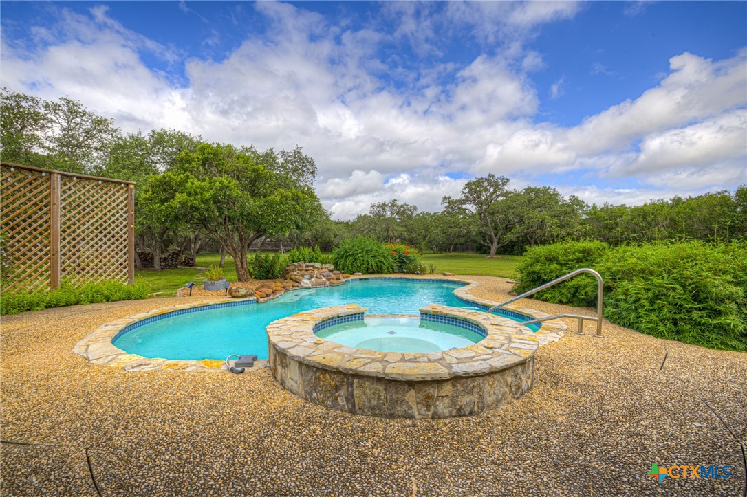 8472 Rolling Acres Trail Fair Oaks Ranch, TX 78015 - Photo 27 of 37 Pool