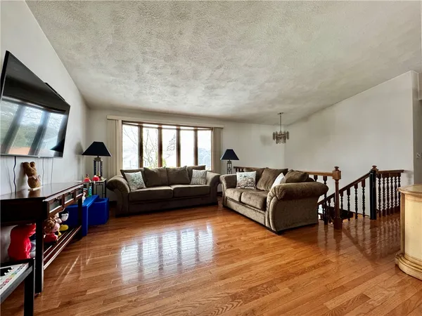$499,900 | 15 Palm Boulevard, Warwick, RI 02888