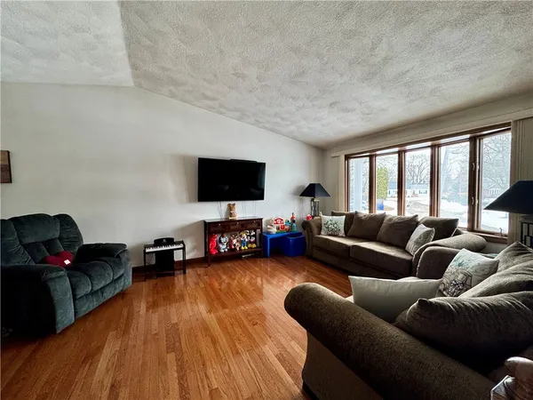 $499,900 | 15 Palm Boulevard, Warwick, RI 02888