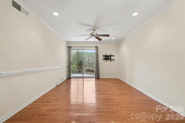 $189,900 | 140 Lake Concord Road Northeast, Unit D3, Concord, NC 28025