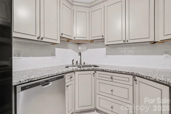 $189,900 | 140 Lake Concord Road Northeast, Unit D3, Concord, NC 28025