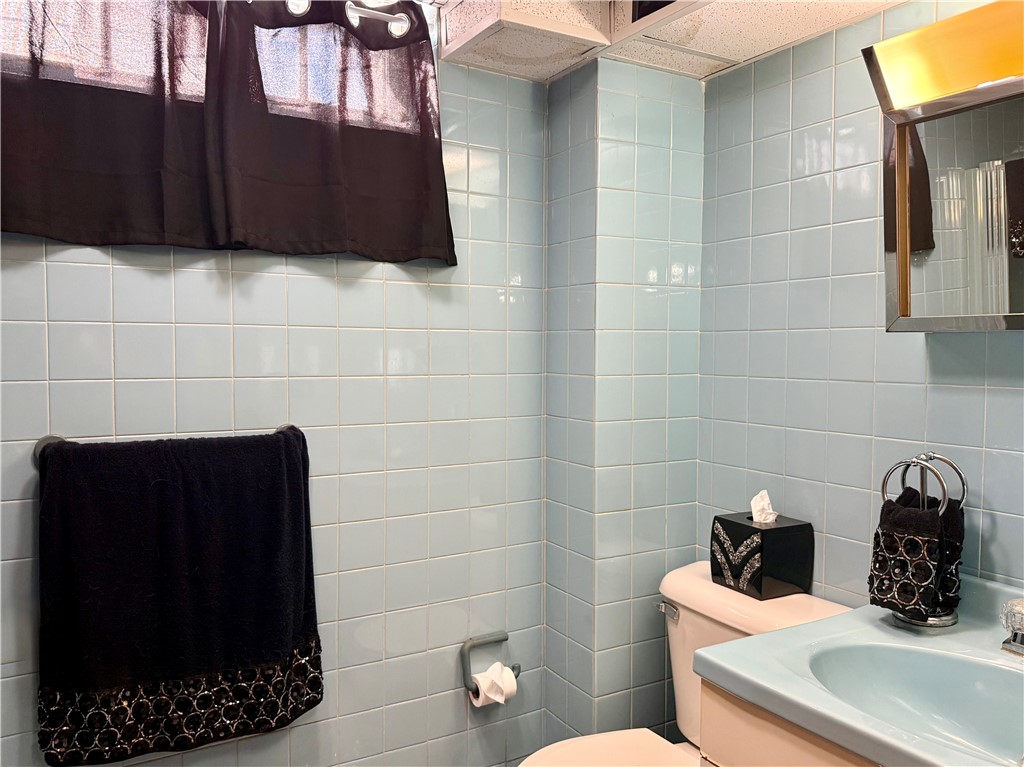 327 Rhode Island Avenue Pawtucket, RI 02860 - Photo 19 of 27