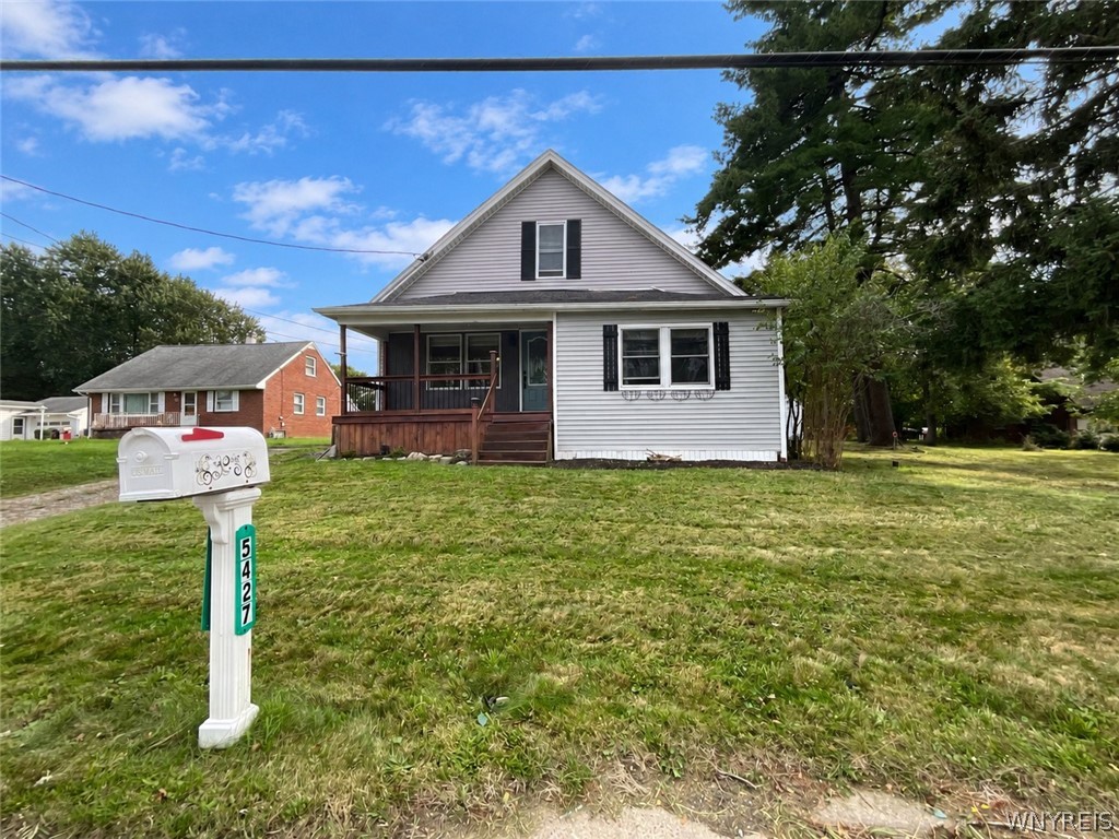 5427 Berg Road Buffalo, NY 14218 - Photo 1 of 18 Gallery Image 1