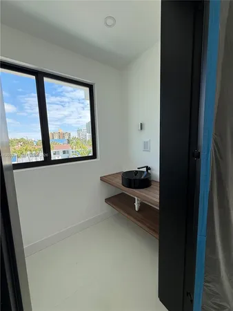 $14,000 | 3222 Northeast 7th Street, Unit 1, Pompano Beach, FL 33062